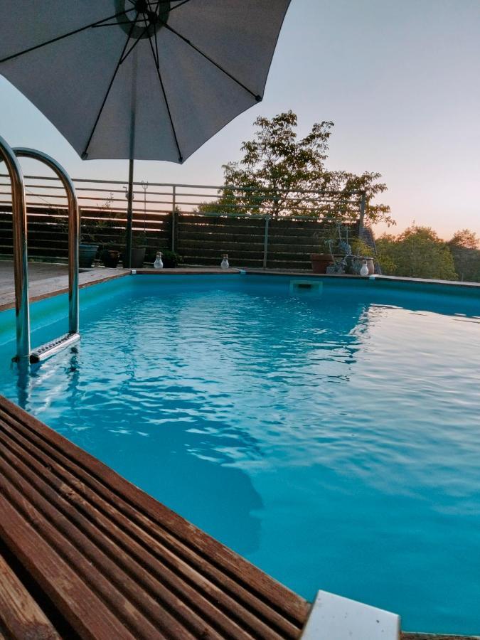 Pontours Chambre Familiale Anna "Mon Lit Au Pre" , Jusqu'A 4 Adultes Et 2 Enfants Avec Piscine Familles, Couples Ou Femmes Seulement מראה חיצוני תמונה